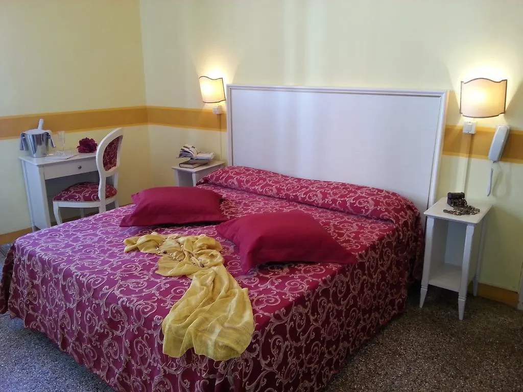 ***  Ih Hotels Venezia Salute Palace (Adults Only) Italy