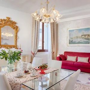 Apartment Perla Con Vista Canale, Venice