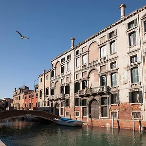 Apartment Inside Palazzo Foscarini, Venice