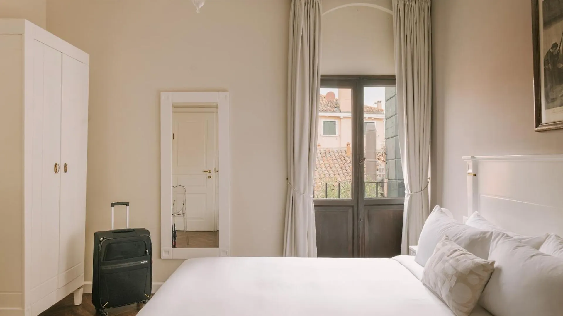 Ih Hotels Venezia Salute Palace (Adults Only) 3*, Venice Italy
