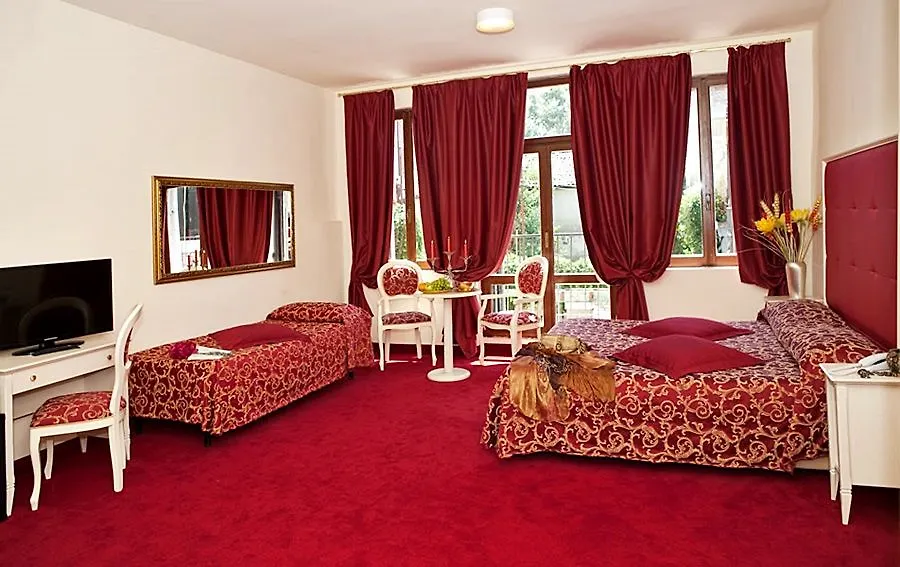 Ih Hotels Venezia Salute Palace (Adults Only) 3*, Venice